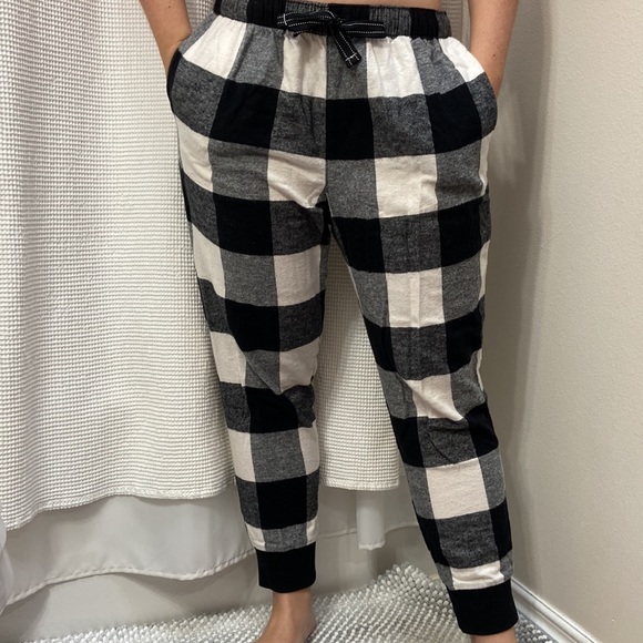 Old Navy Other - Women’s Old Navy plaid “Fa La …” pajama top and plaid long bottoms. Size M.